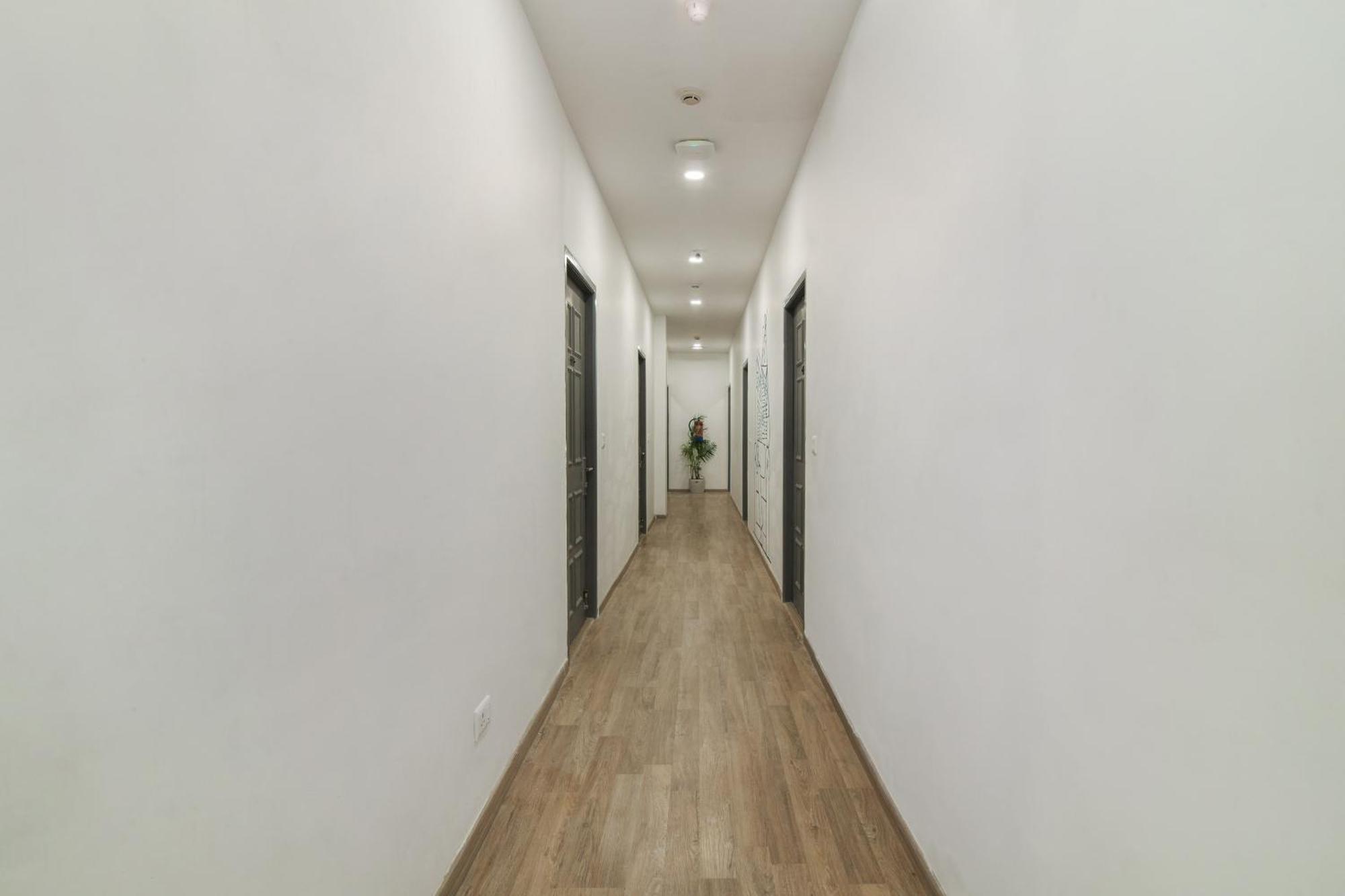 Super Townhouse Xotel Chennai Exterior photo