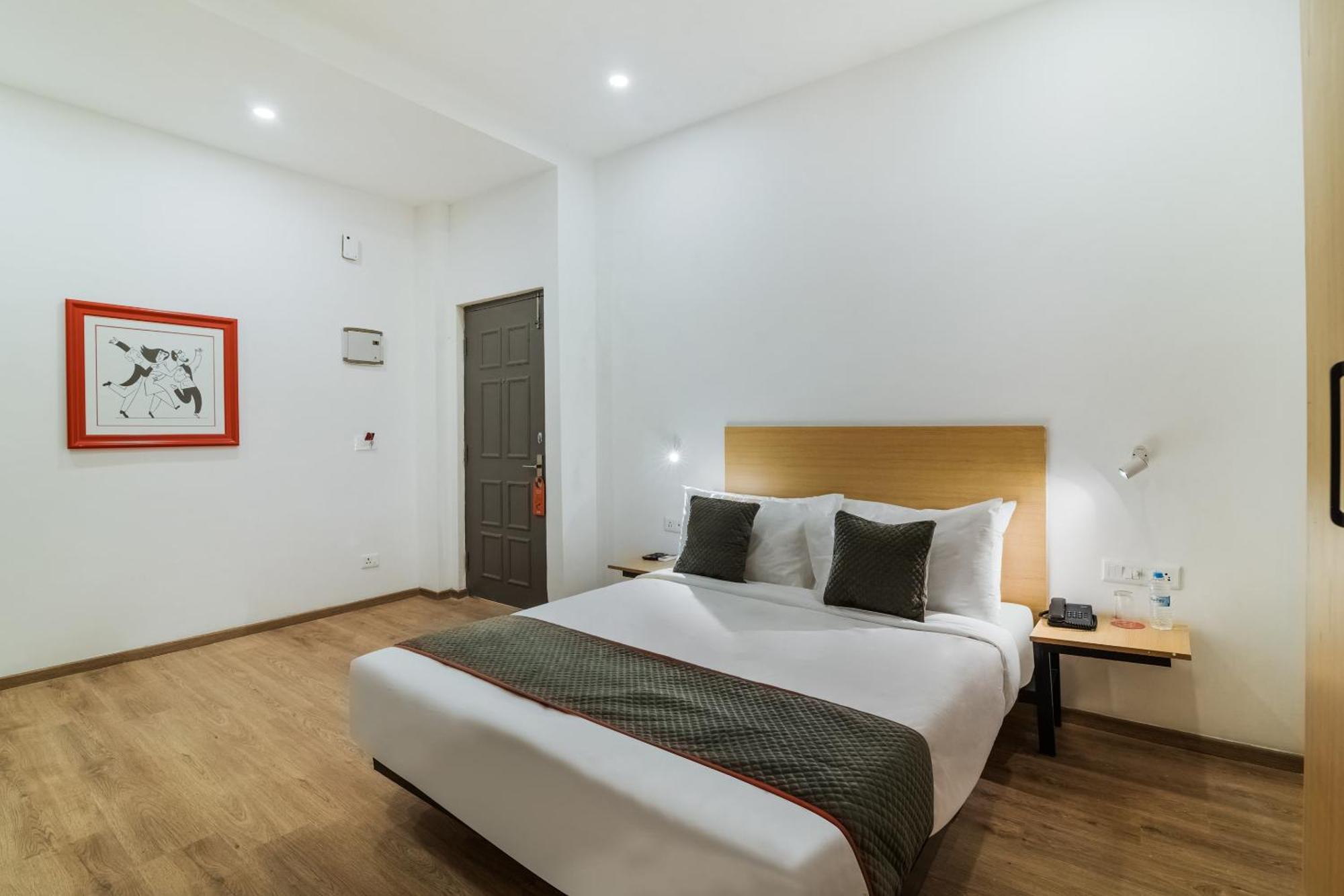 Super Townhouse Xotel Chennai Exterior photo