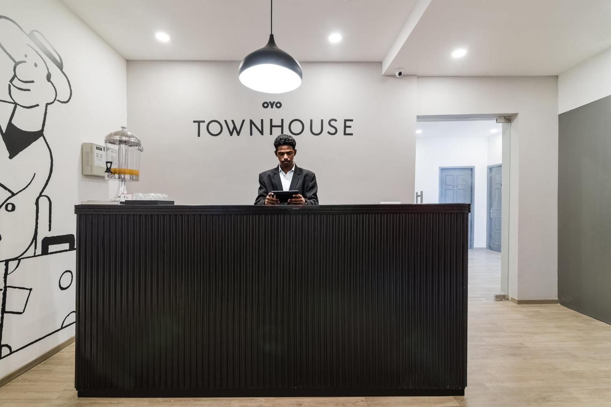 Super Townhouse Xotel Chennai Exterior photo