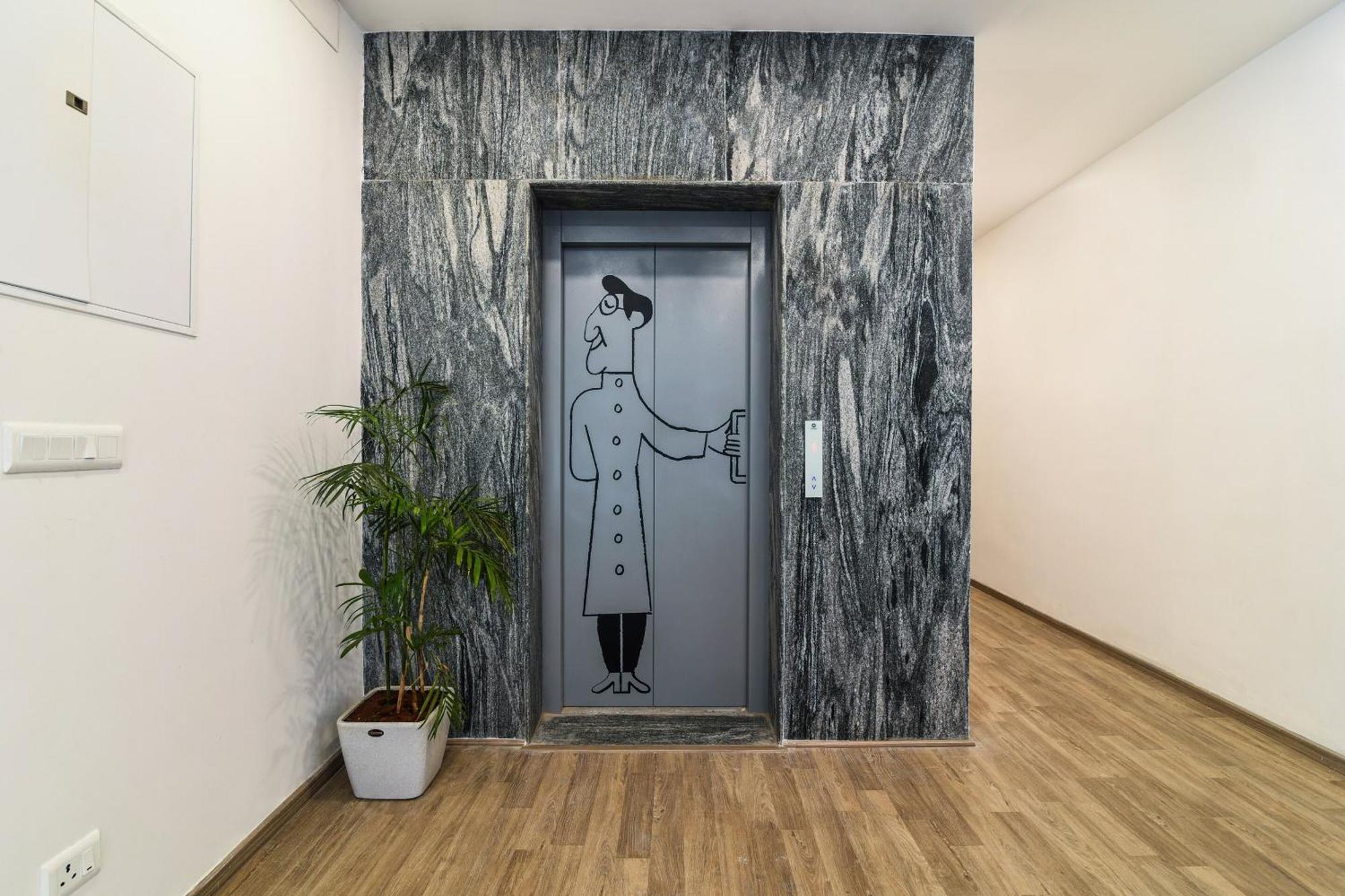 Super Townhouse Xotel Chennai Exterior photo